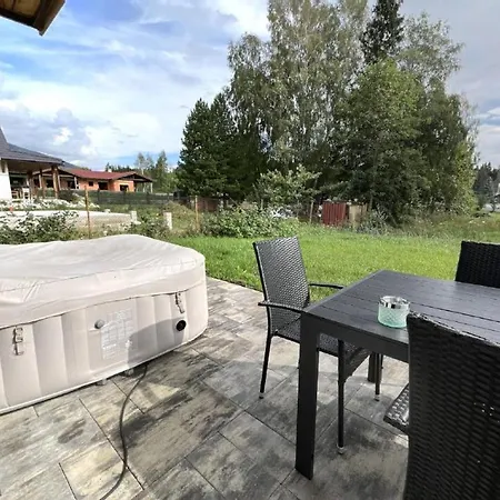 Apartmanovy Dom S Virivkou A Saunou Semesterbostad