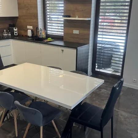 Semesterbostad Apartmanovy Dom S Virivkou A Saunou Žiar