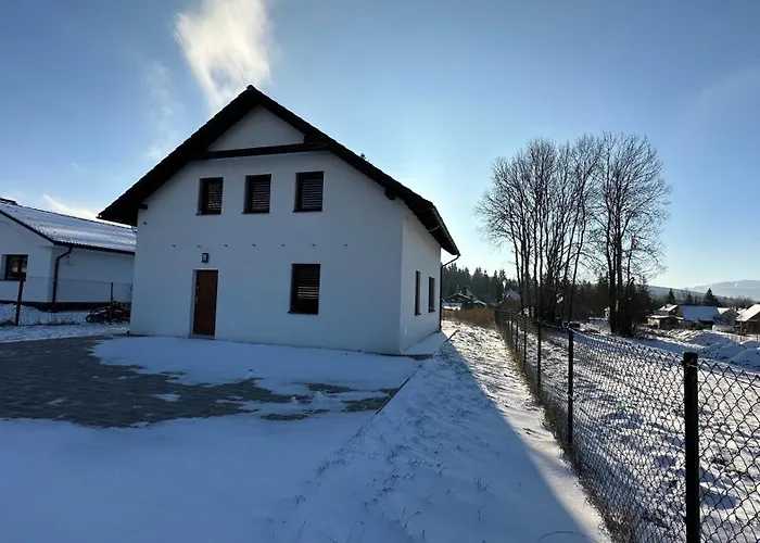 Apartmanovy Dom S Virivkou A Saunou Hébergement de vacances Žiar